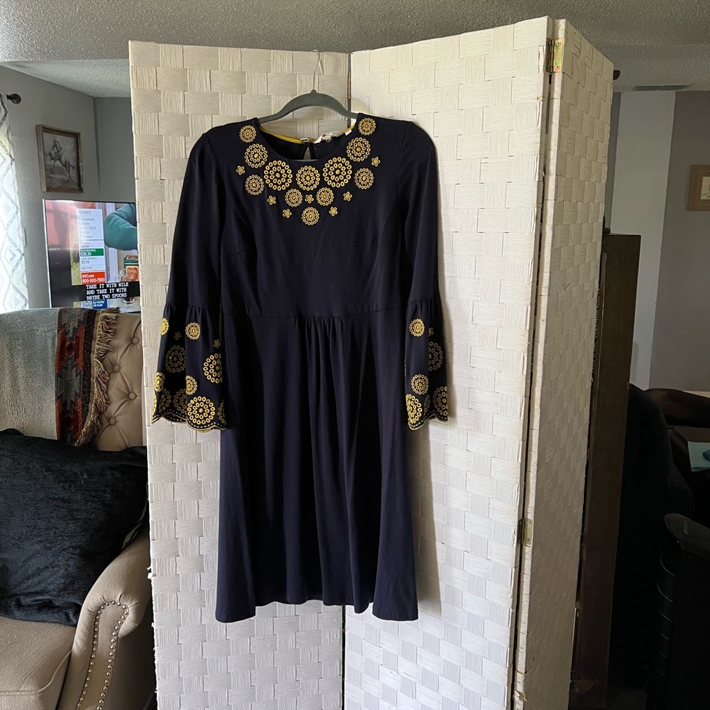 Emilia Embroidered Dress in, navy blue size 4R